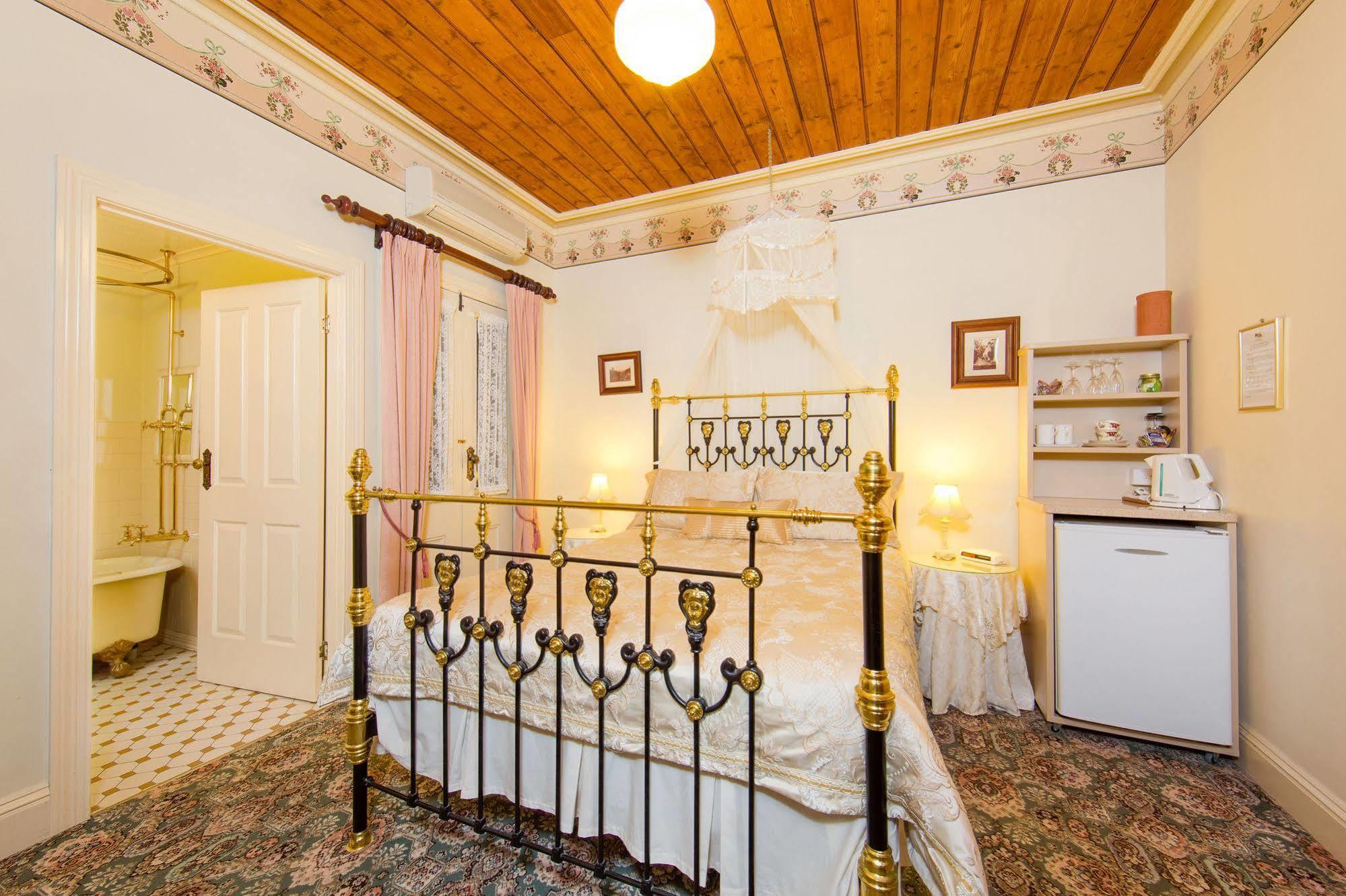 Barnsley House Bed And Breakfast Beechworth Exterior photo