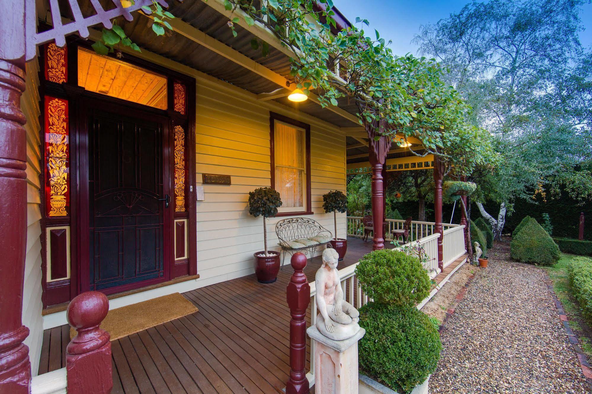Barnsley House Bed And Breakfast Beechworth Exterior photo